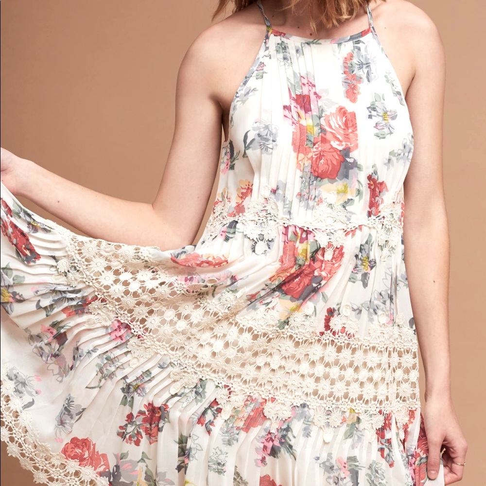 Floral print and lace dress